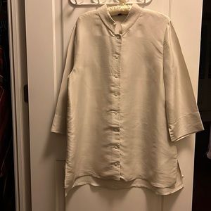 Regal looking 100%  silk Eileen Fisher Mandarin collar top